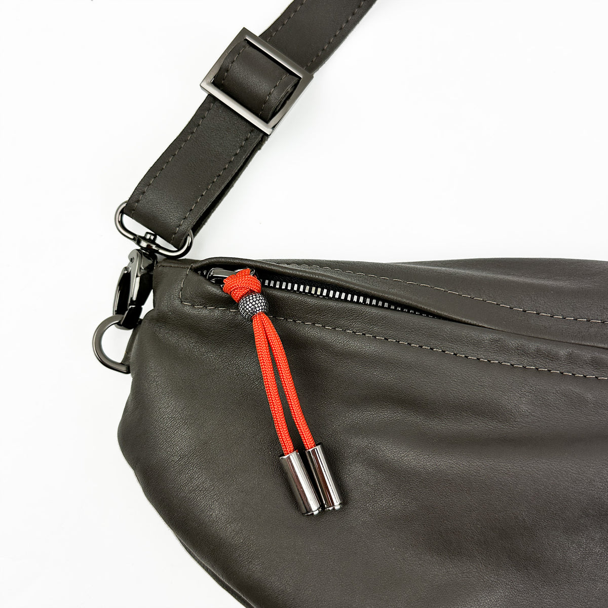 LONDON - OLIVE-GREY / ORANGE CORD PULLER