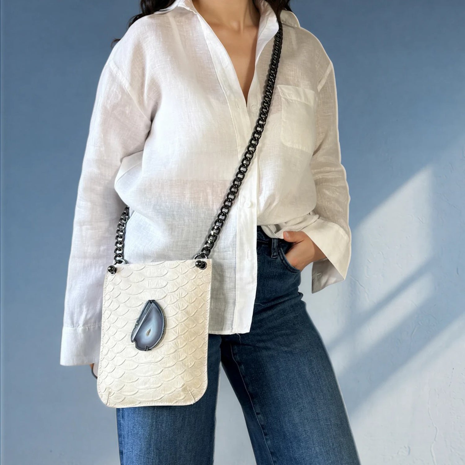 Evita - off white snake